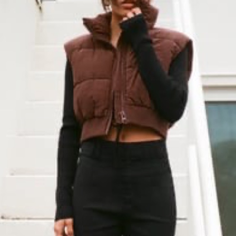Cropped Puffer Vest